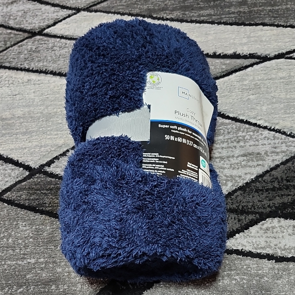 MAINSTAYS COZY BLUE COVE PLUSH THROW BLANKET 50"X60"